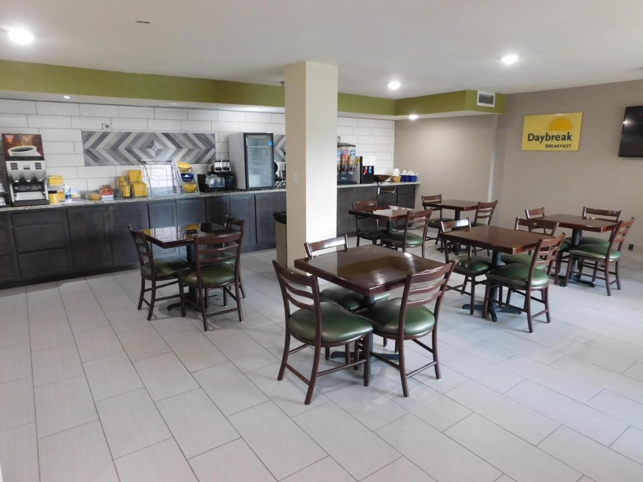 Days Inn By Wyndham West Des Moines - Clive Dış mekan fotoğraf