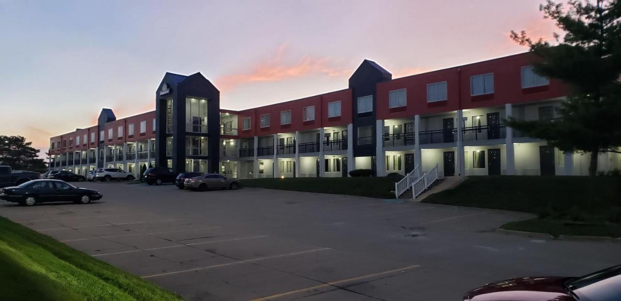 Days Inn By Wyndham West Des Moines - Clive Dış mekan fotoğraf